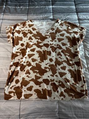 Women's V-Neck Brown and Cream Patterned Top